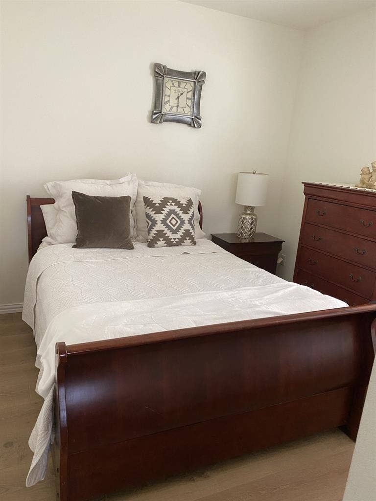 Nice comfy clean room !! Very cute!