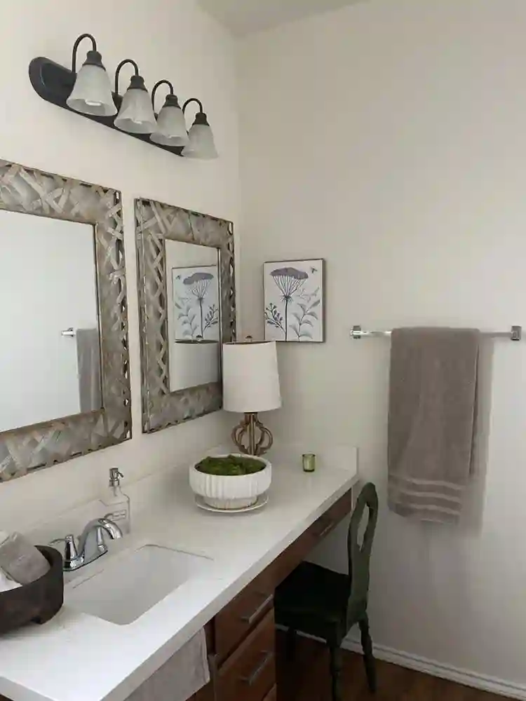 Nice comfy clean room !! Very cute!