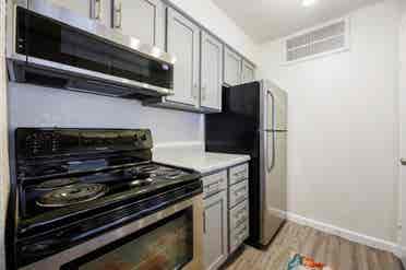 Sublease b Apartment