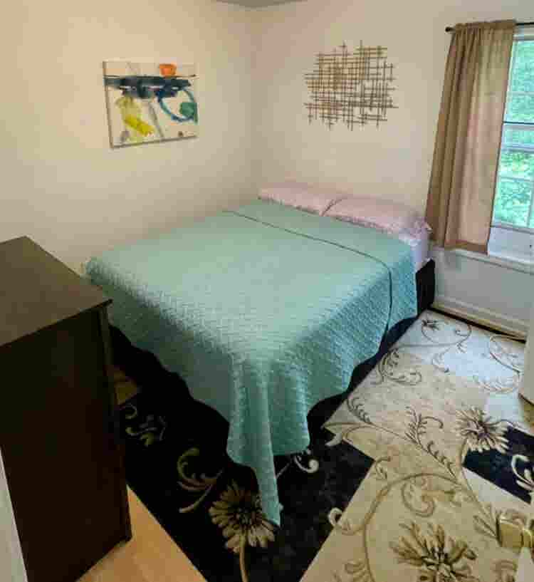 Room for rent Female preferred