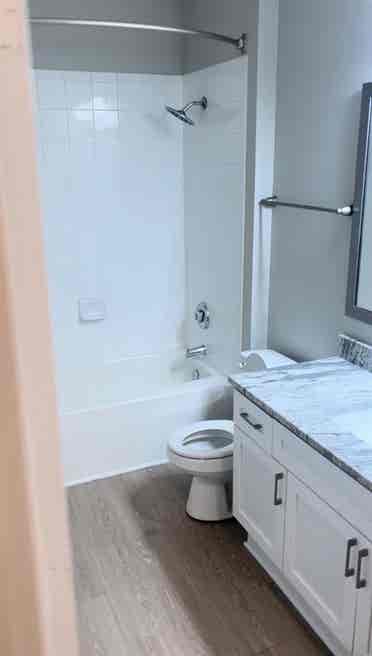 Valet trash, pool, gym, 3 stories,