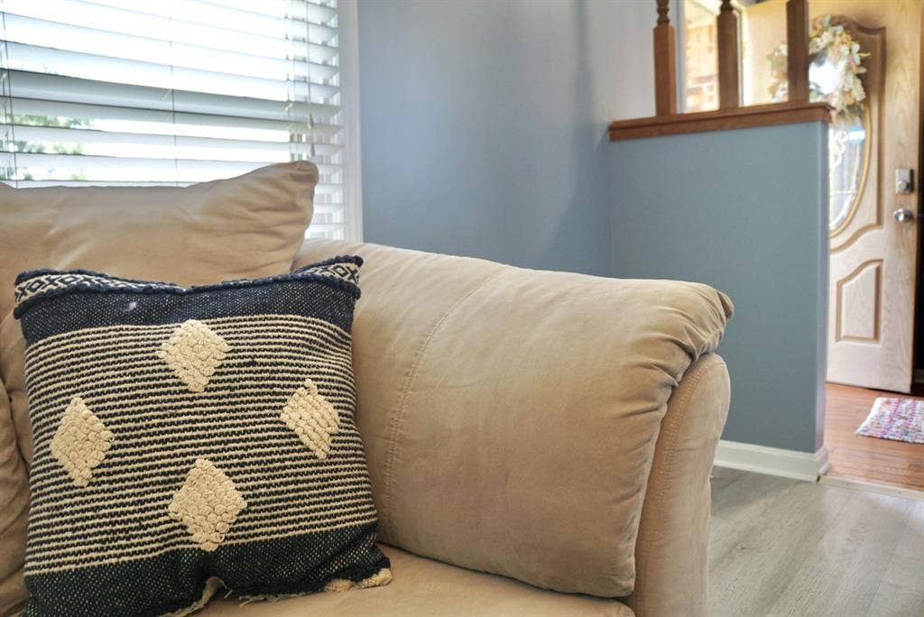 Room for Rent near IUS & Norton Hos