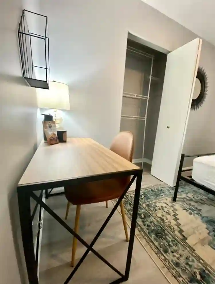 Room for Rent near IUS & Norton Hos