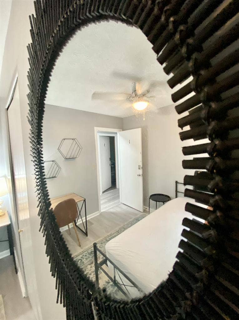 Room for Rent near IUS & Norton Hos