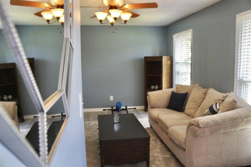 Room for Rent near IUS & Norton Hos