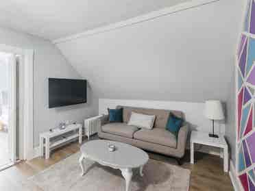 Private furnished room