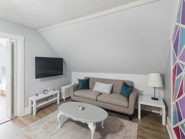 Private furnished room