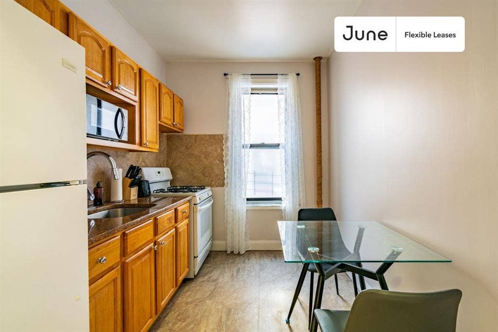 2 BR in New York City