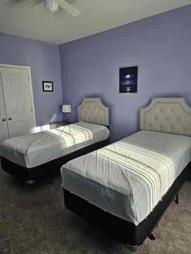 Looking for female roommate