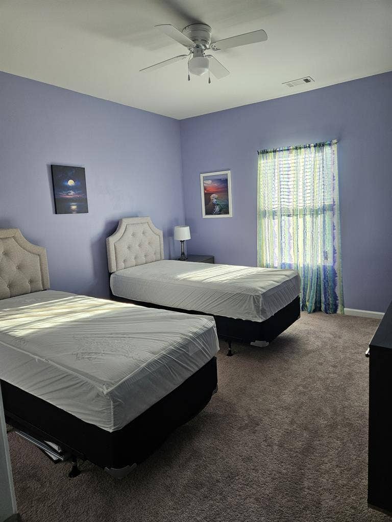 Looking for female roommate