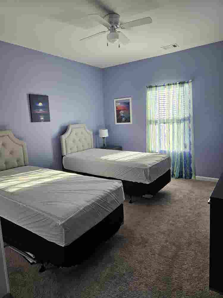 Looking for female roommate