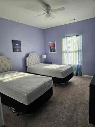 Looking for female roommate