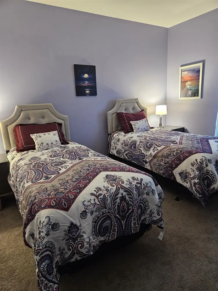 Looking for female roommate