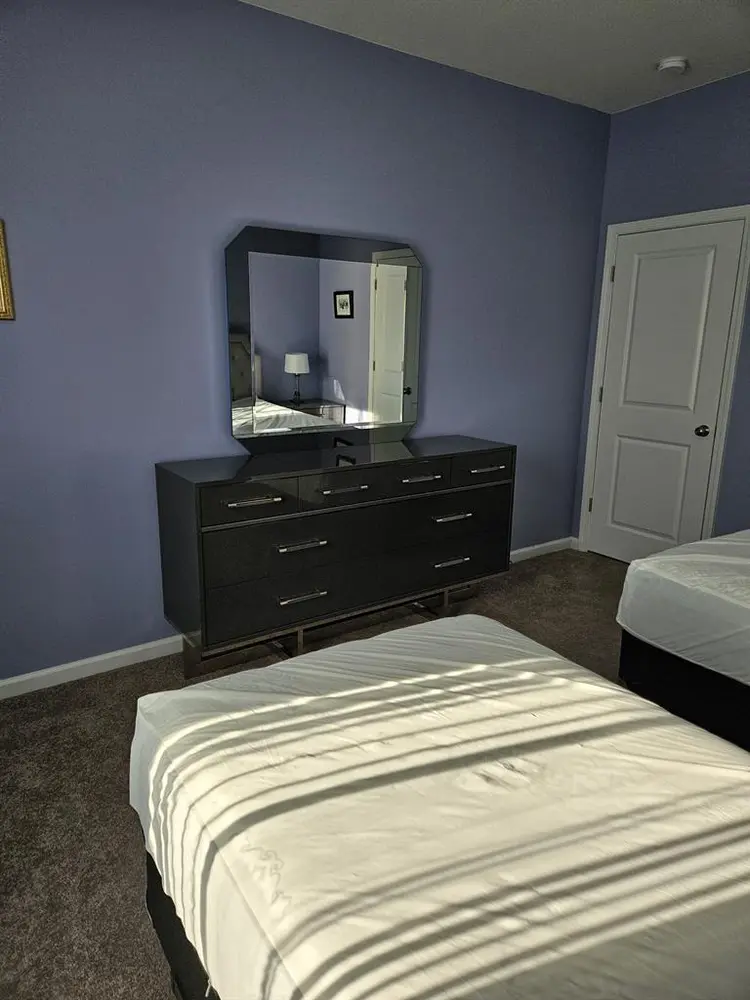 Looking for female roommate