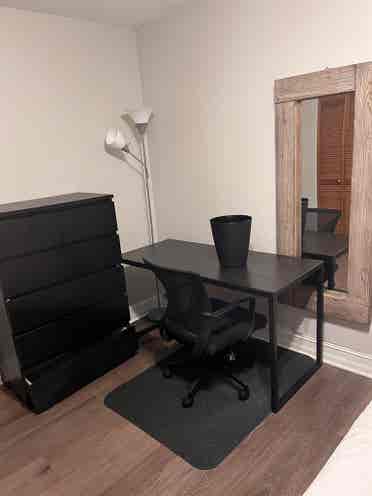 Room for rent - October 1
