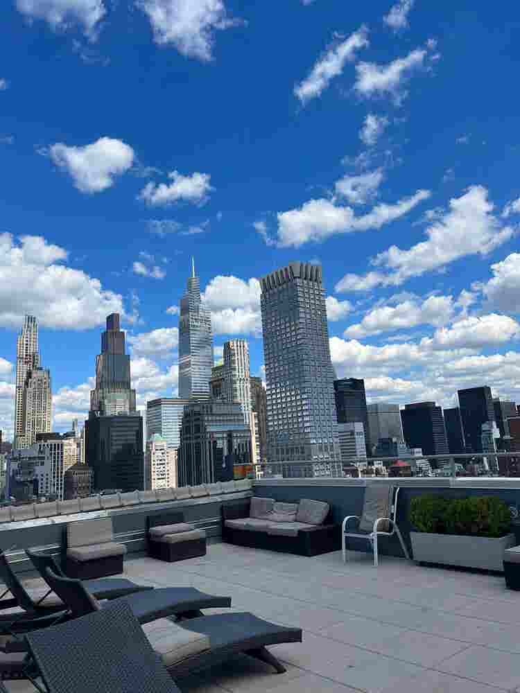 ✨Spacious Studio in Midtown South✨