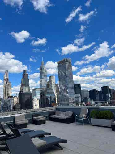 ✨Spacious Studio in Midtown South✨