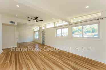 Alamo heights room for rent