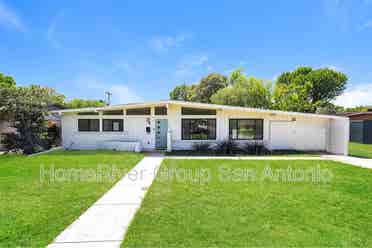 Alamo heights room for rent