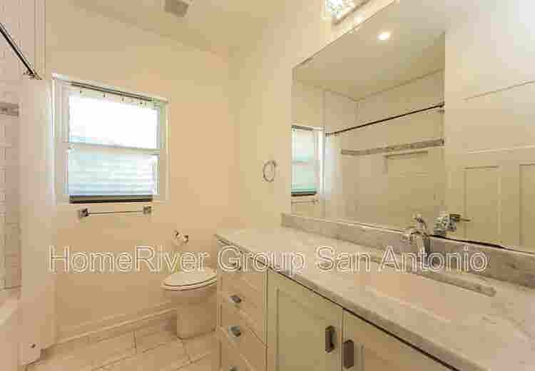 Alamo heights room for rent