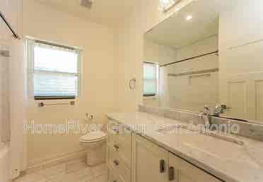Alamo heights room for rent