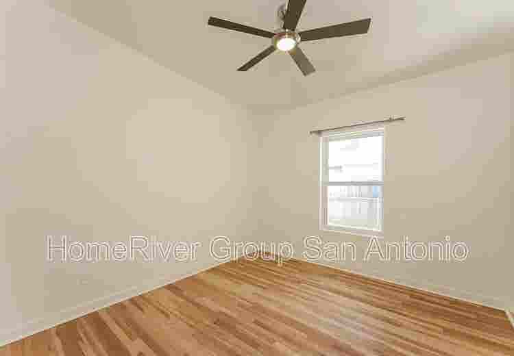 Alamo heights room for rent