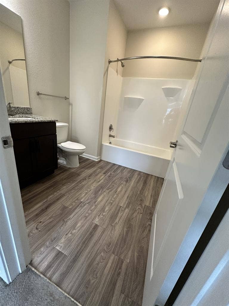 Stadium Enclave Room for rent