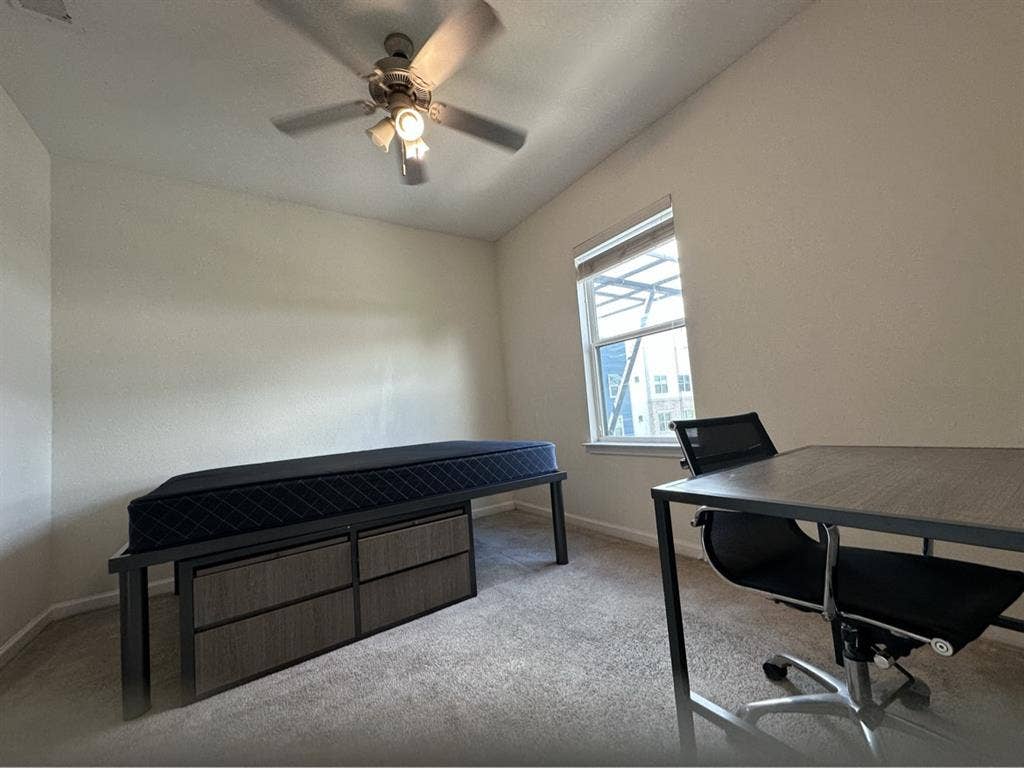 Stadium Enclave Room for rent