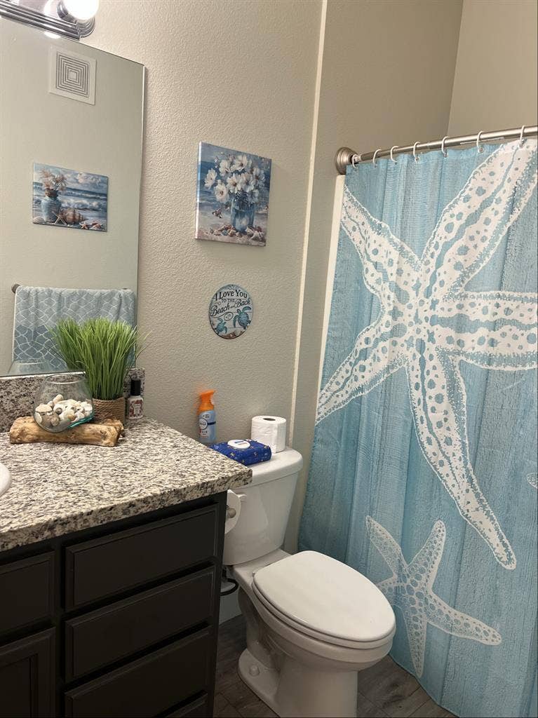 Bedroom and private bathroom