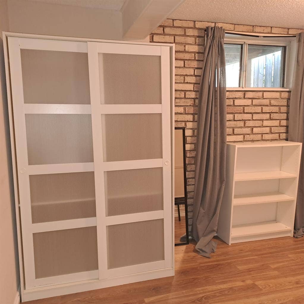 ROOM FOR A FEMALE ($ CAD/MONTH)