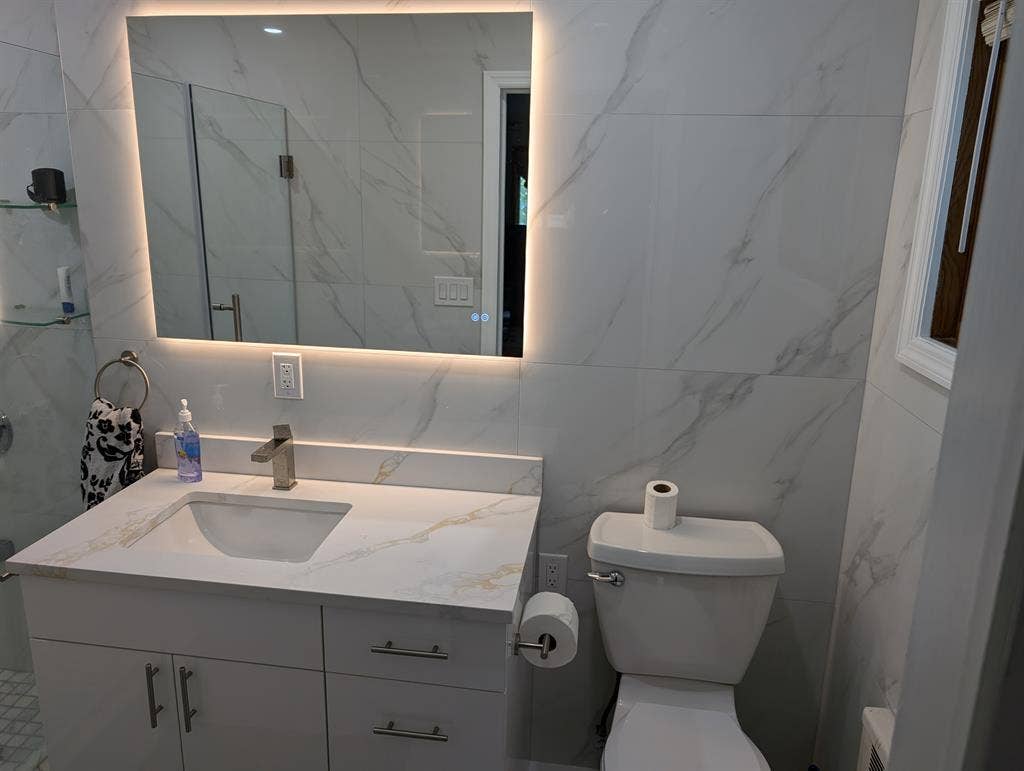 Very big room with private bathroom