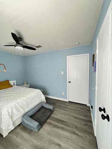 Private room unfurnished available