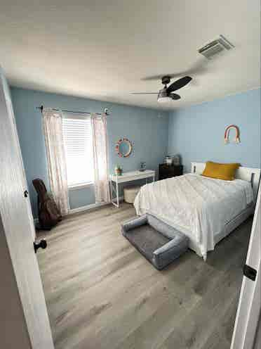 Private room unfurnished available