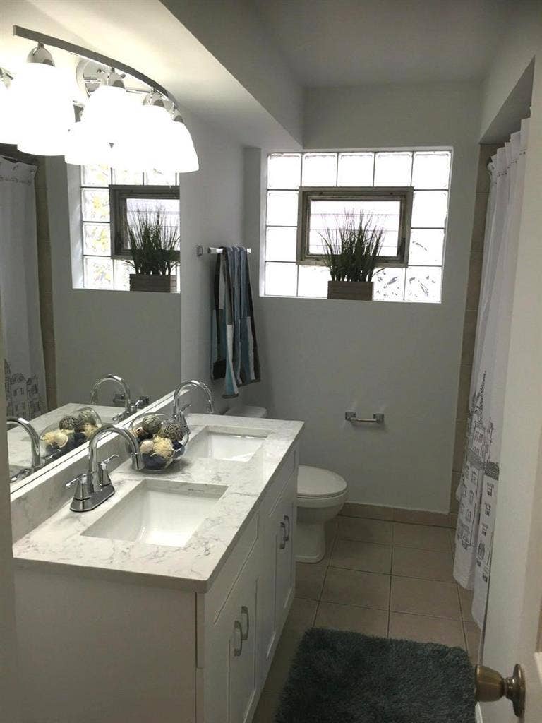 Spacious Room in Evanston