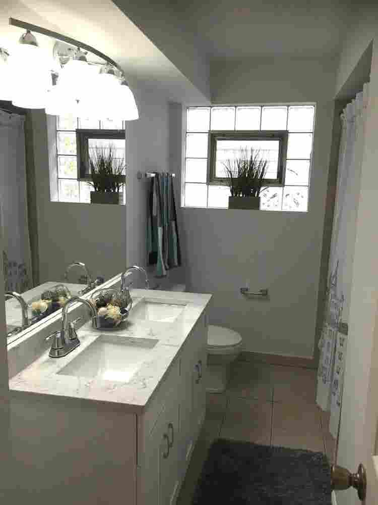 Spacious Room in Evanston