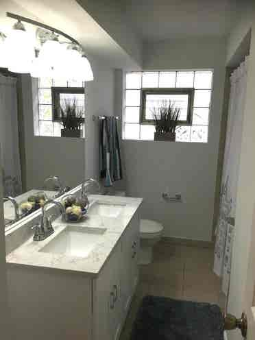 Spacious Room in Evanston