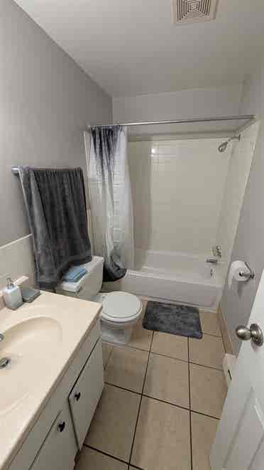 Looking for a Roommate