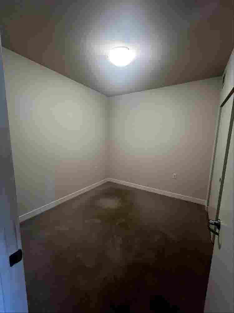 Room in Uptownn