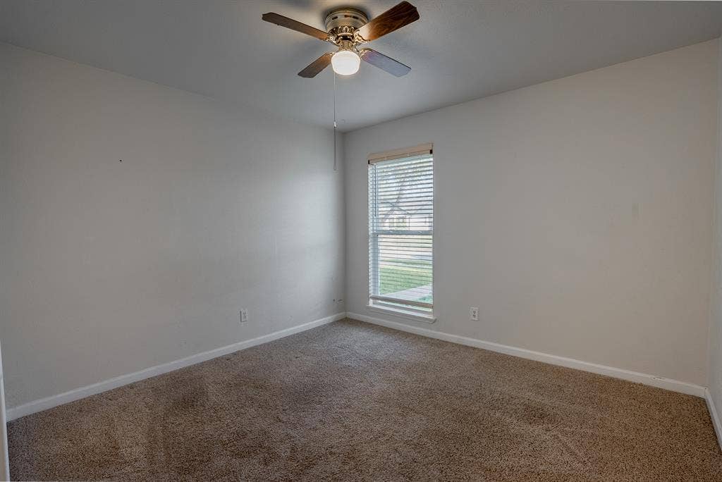Room for Rent in The Colony!