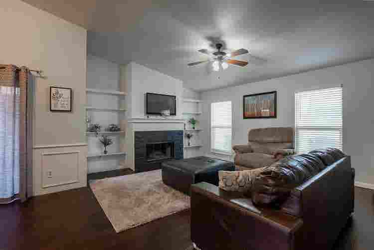 Room for Rent in The Colony!
