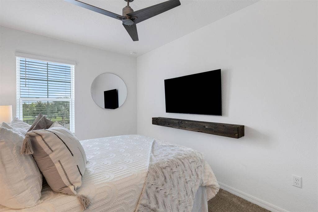 Private Room in -Built Townhome