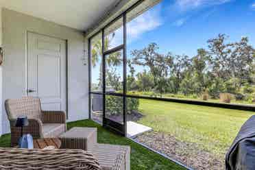 Private Room in -Built Townhome