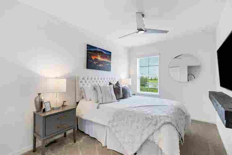 Private Room in -Built Townhome