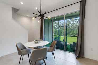 Private Room in -Built Townhome