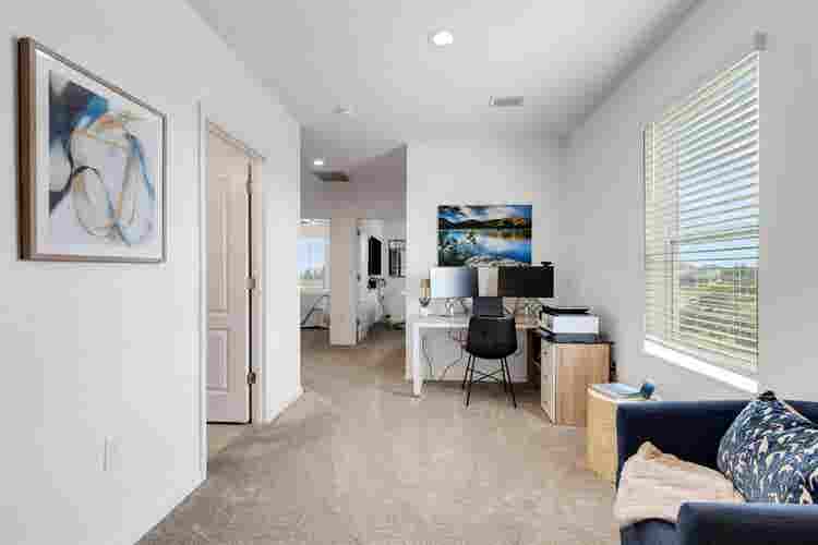 Private Room in -Built Townhome