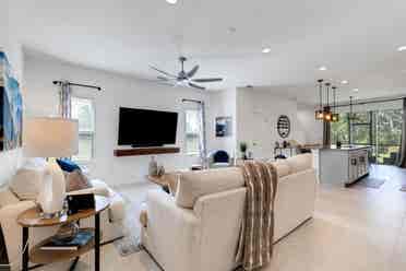 Private Room in -Built Townhome