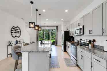 Private Room in -Built Townhome