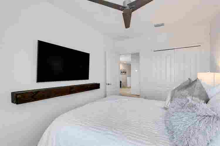 Private Room in -Built Townhome