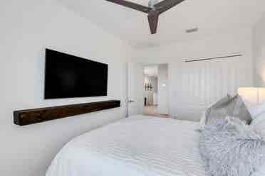 Private Room in -Built Townhome