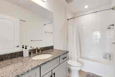 Private Room in -Built Townhome
